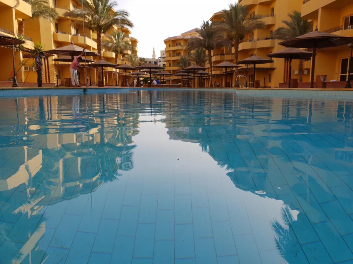 British Resort Pool View Apartments Hurghada Exterior photo
